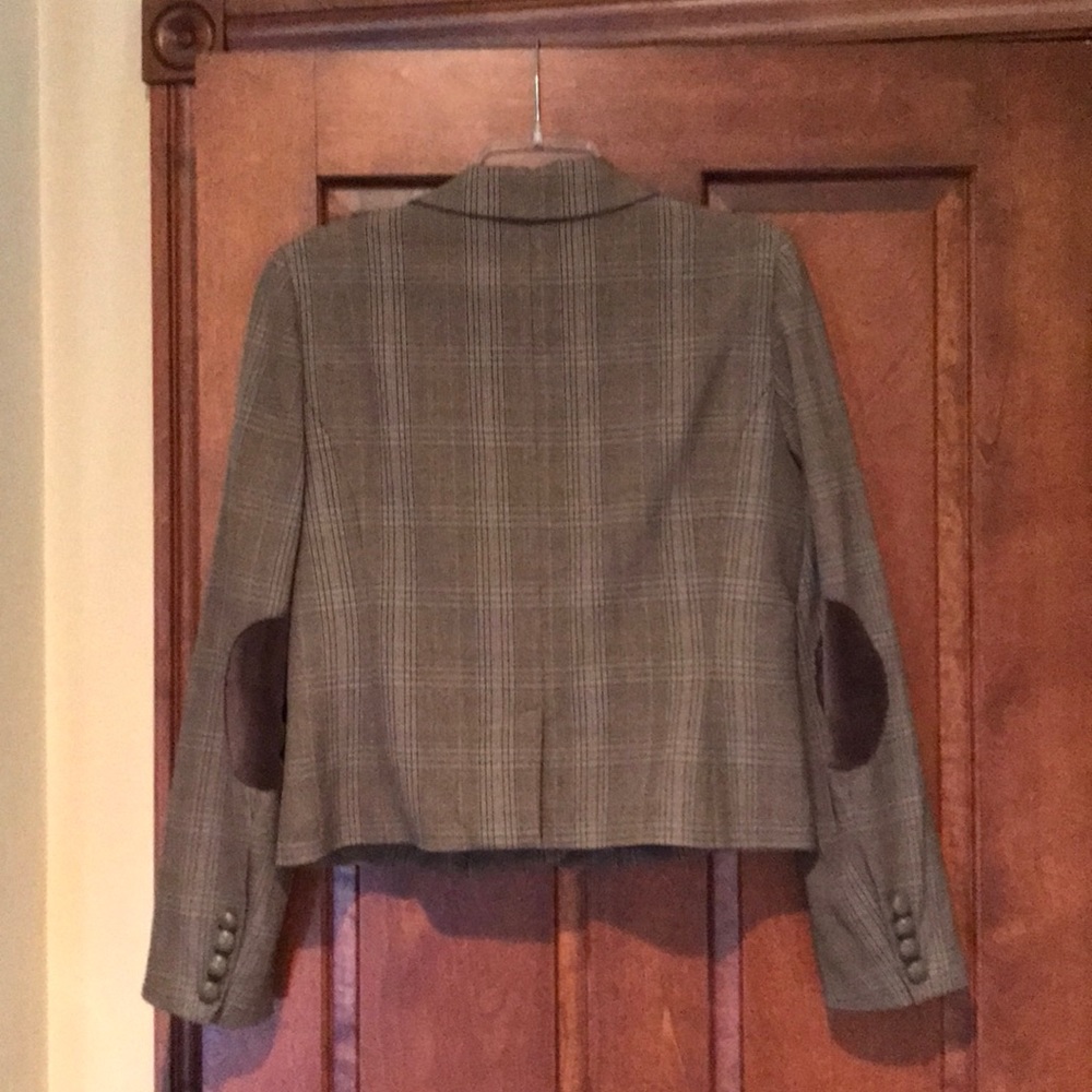 Blazer - Picture 2 of 2